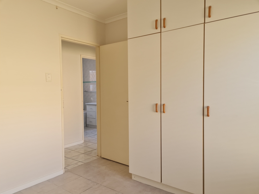 To Let 2 Bedroom Property for Rent in Wavecrest Eastern Cape